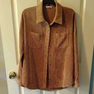 EUC Maurices Cordoroy Button Shirt. Size S, Runs Large, No Flaws